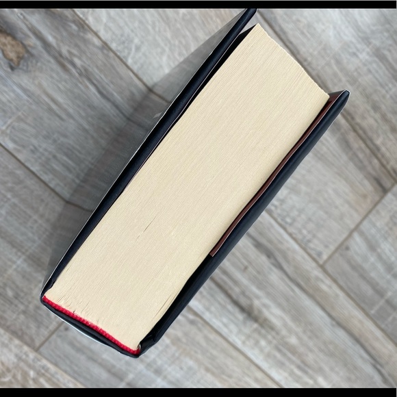 Book - Eclipse - By Stephenie Meyer - Picture 3 of 4